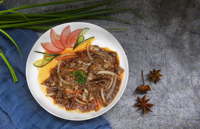 蒸烩煮黑椒肥牛速食料理包