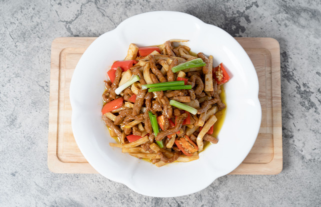 蒸烩煮杏鲍菇炒牛柳快餐速食料理包