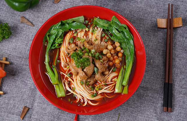 蒸烩煮红油肥肠面浇头料理包